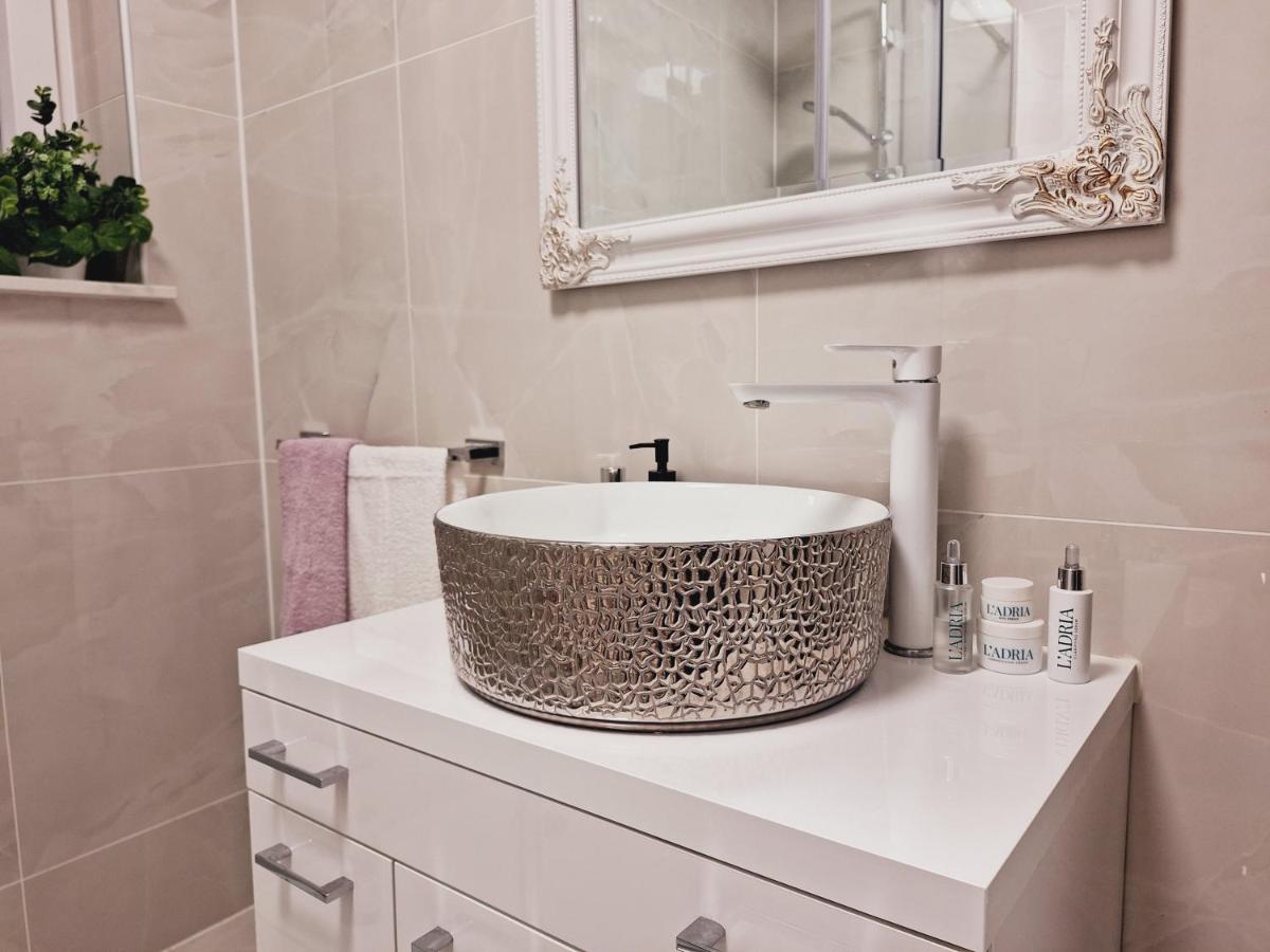 شقة Apartman Maja **** شيبينيك المظهر الخارجي الصورة