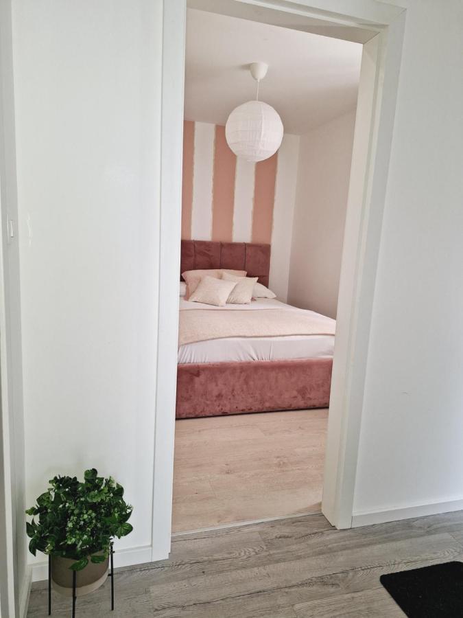 شقة Apartman Maja **** شيبينيك المظهر الخارجي الصورة