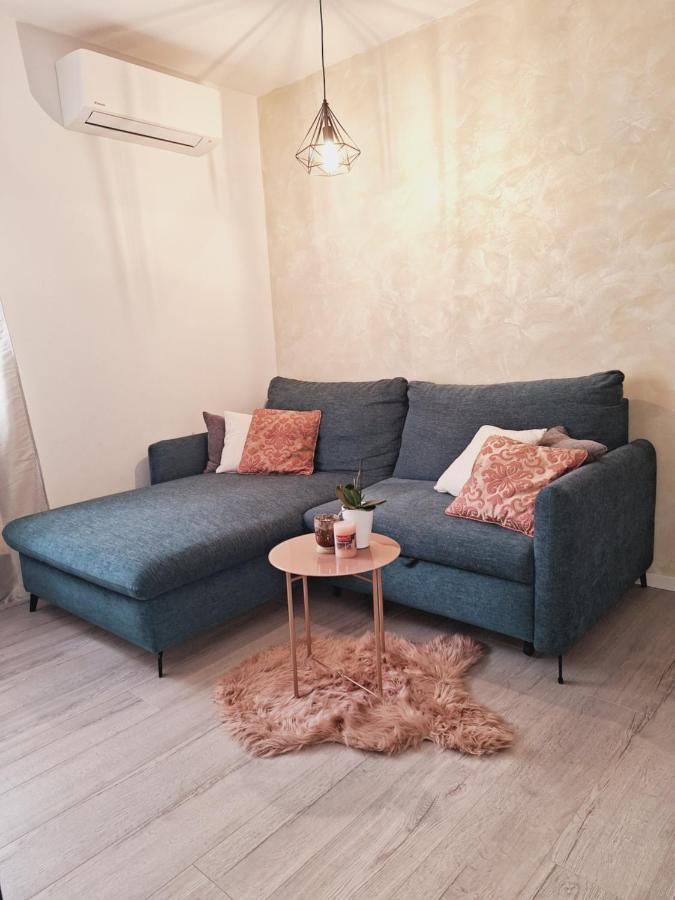 شقة Apartman Maja **** شيبينيك المظهر الخارجي الصورة