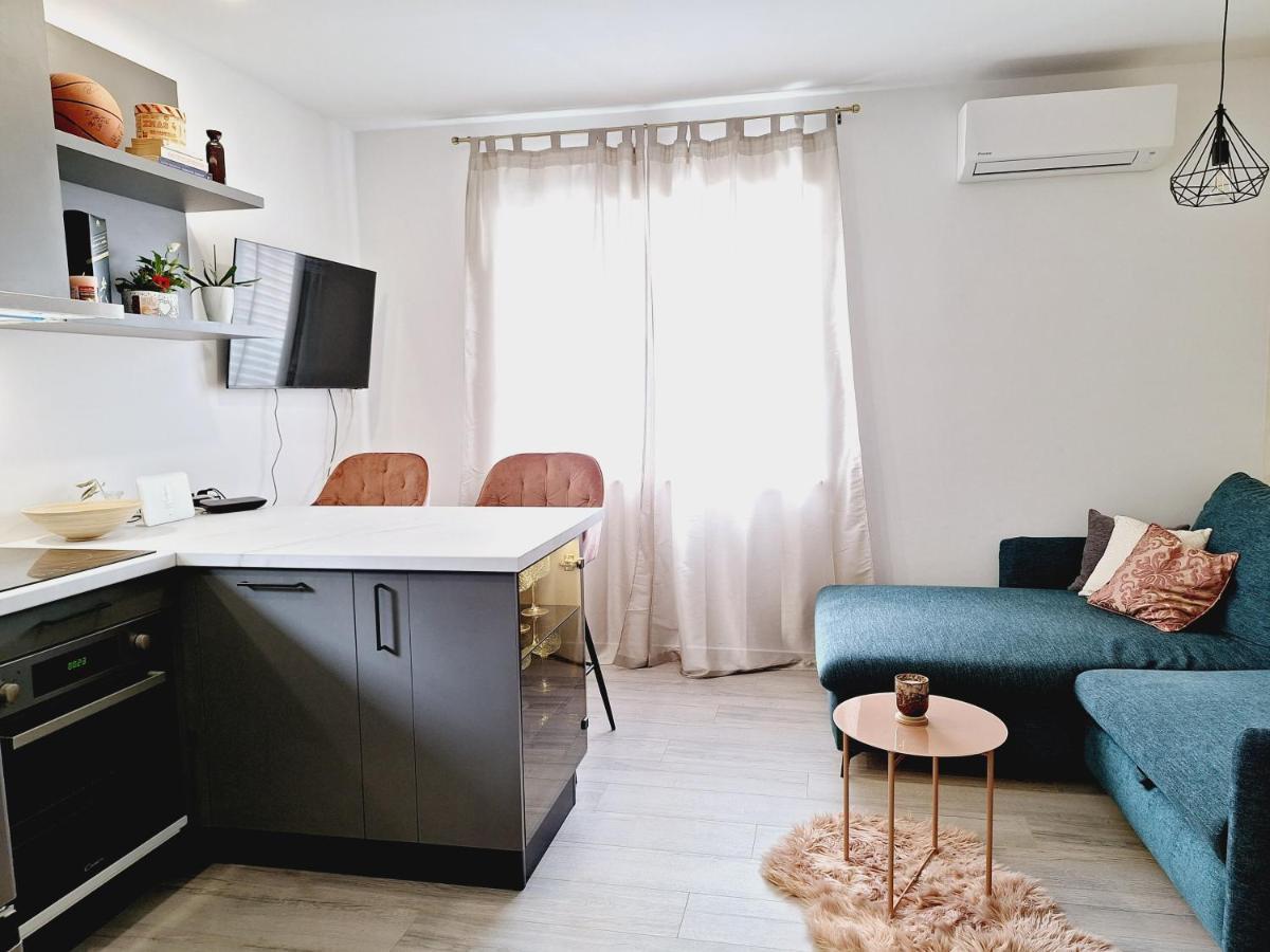 شقة Apartman Maja **** شيبينيك المظهر الخارجي الصورة